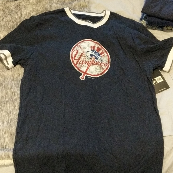 New Era Tops - New York Yankees Baseball T-shirt NWT